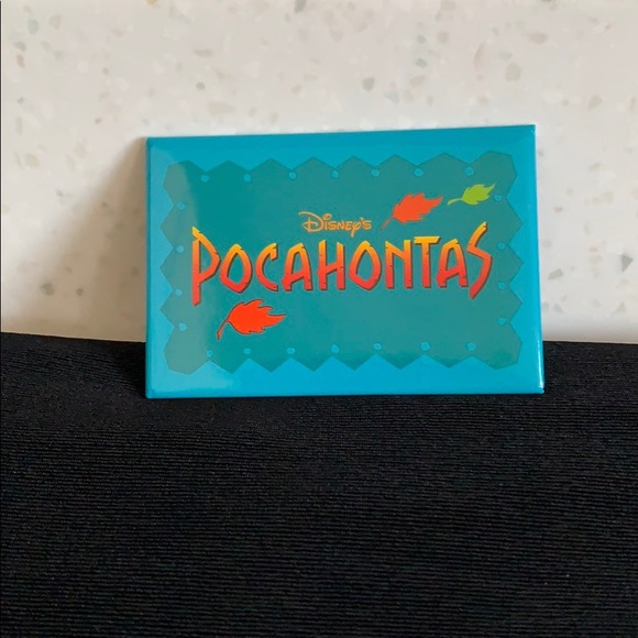1995 WDCC “Disney Pocahontas” Logo Pin - Picture 1 of 4
